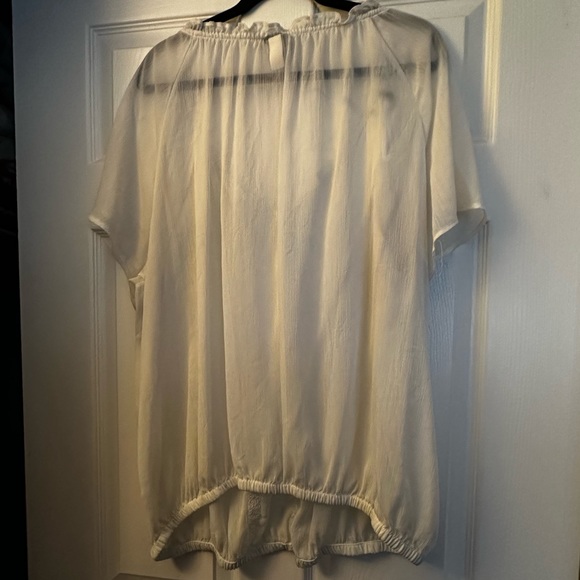 White, flirty and fun! - Picture 5 of 5